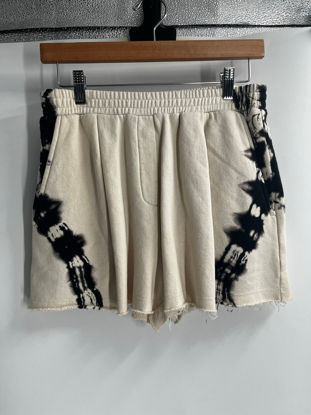 R.G. Kane Cream Black Tie Die Sweat Shorts Women’s Size Small NEW Pockets Lounge